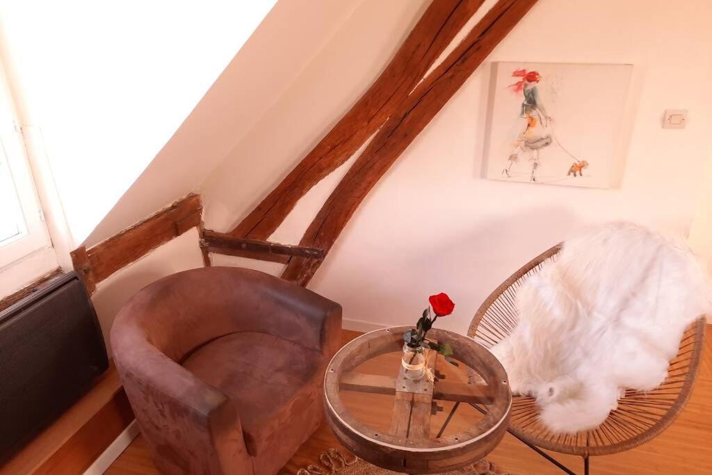 Loft De Charme A 150M De La Cathedrale Apartment Бове Екстериор снимка